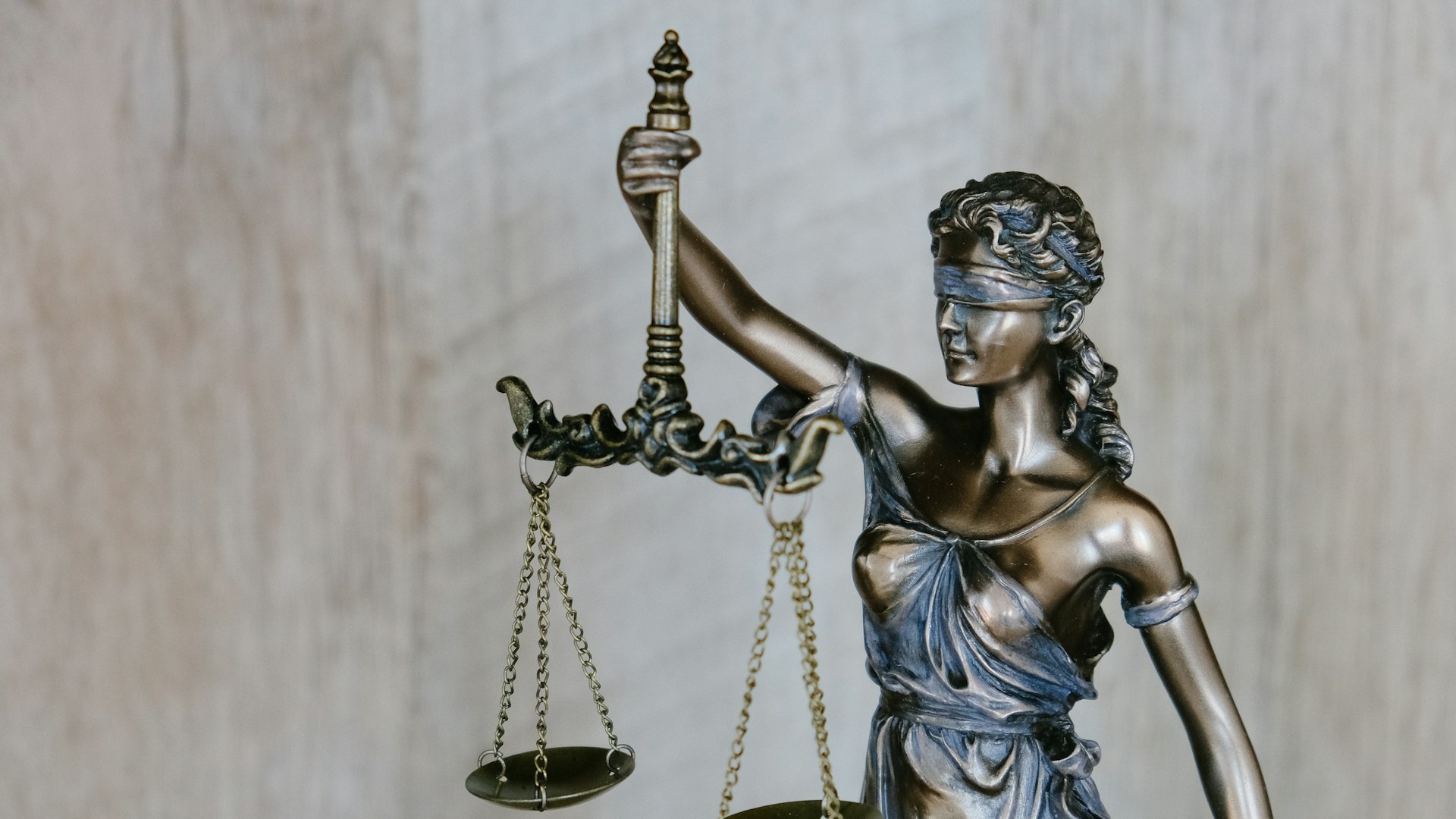 tingey-injury-law-firm-dzpc4uy8zty-unsplash-crop.jpg